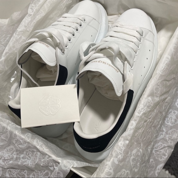 Alexander McQueen - Picture 4 of 5